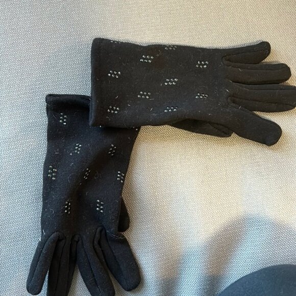 NWOT Black Winter Gloves - Picture 1 of 3